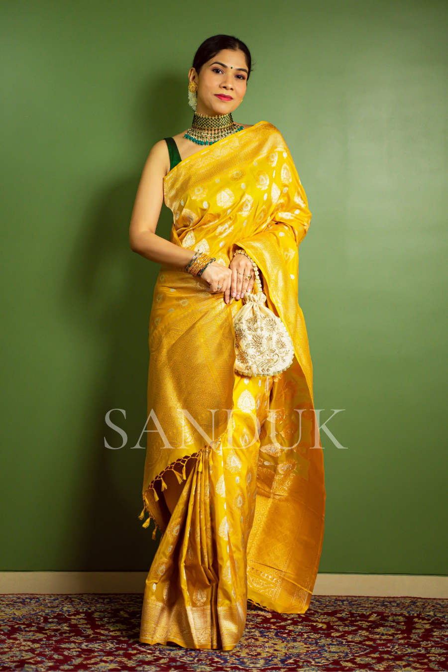 Prishti (Saree)