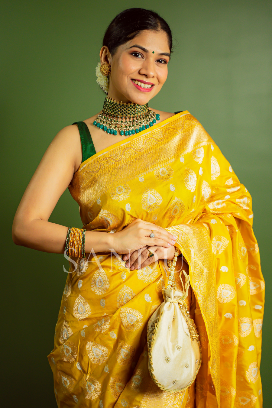 Prishti (Saree)