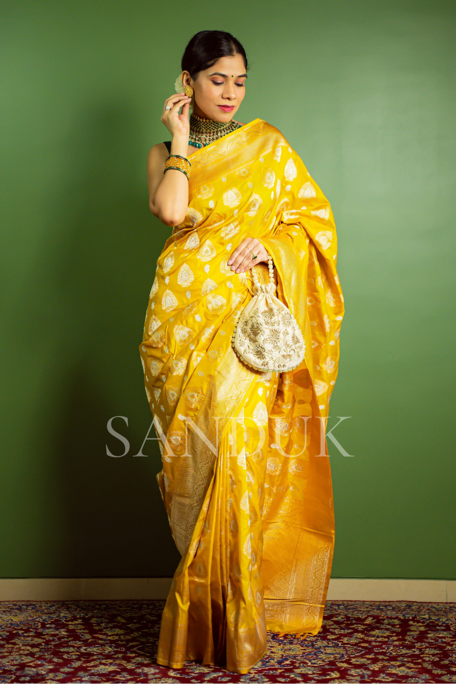 Prishti (Saree)
