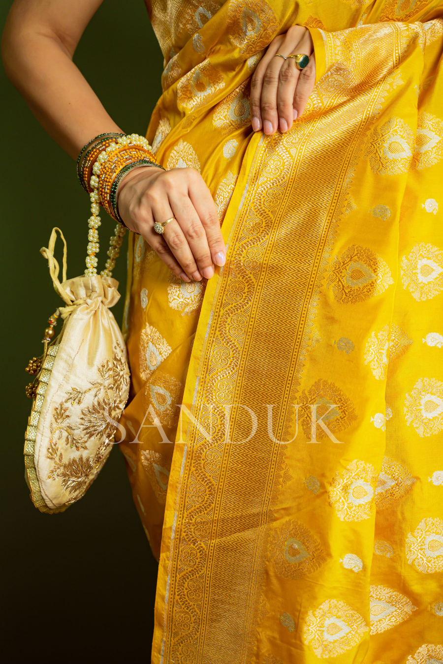 Prishti (Saree)