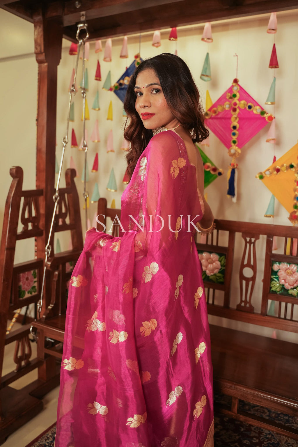 गुलाब (साडी)