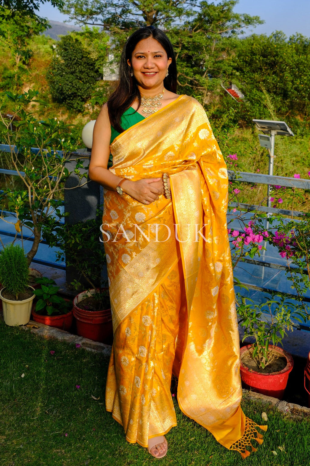 युविका (साडी)