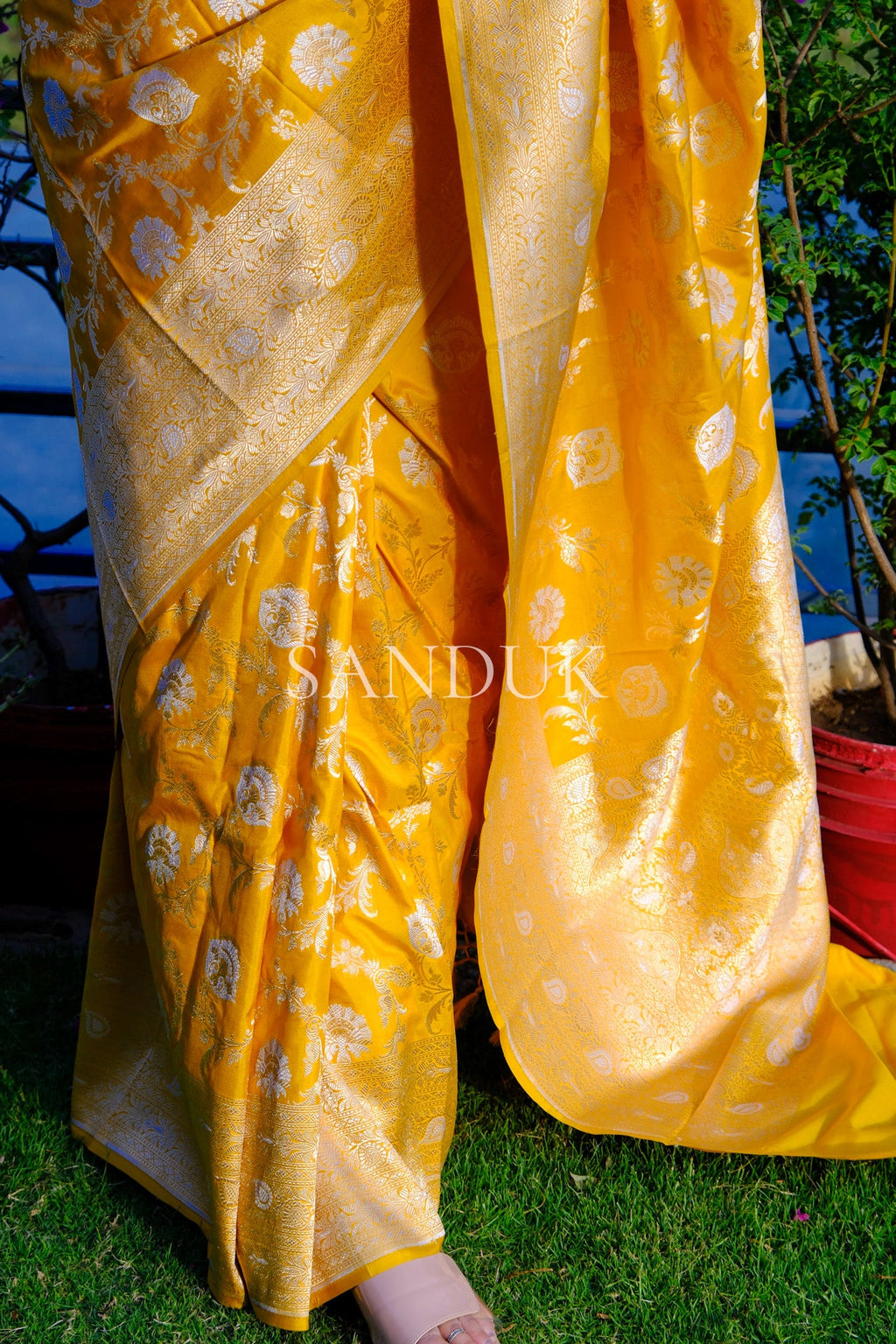 युविका (साडी)