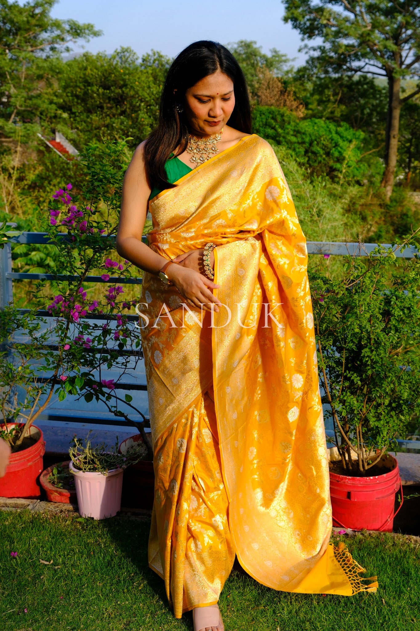 युविका (साडी)