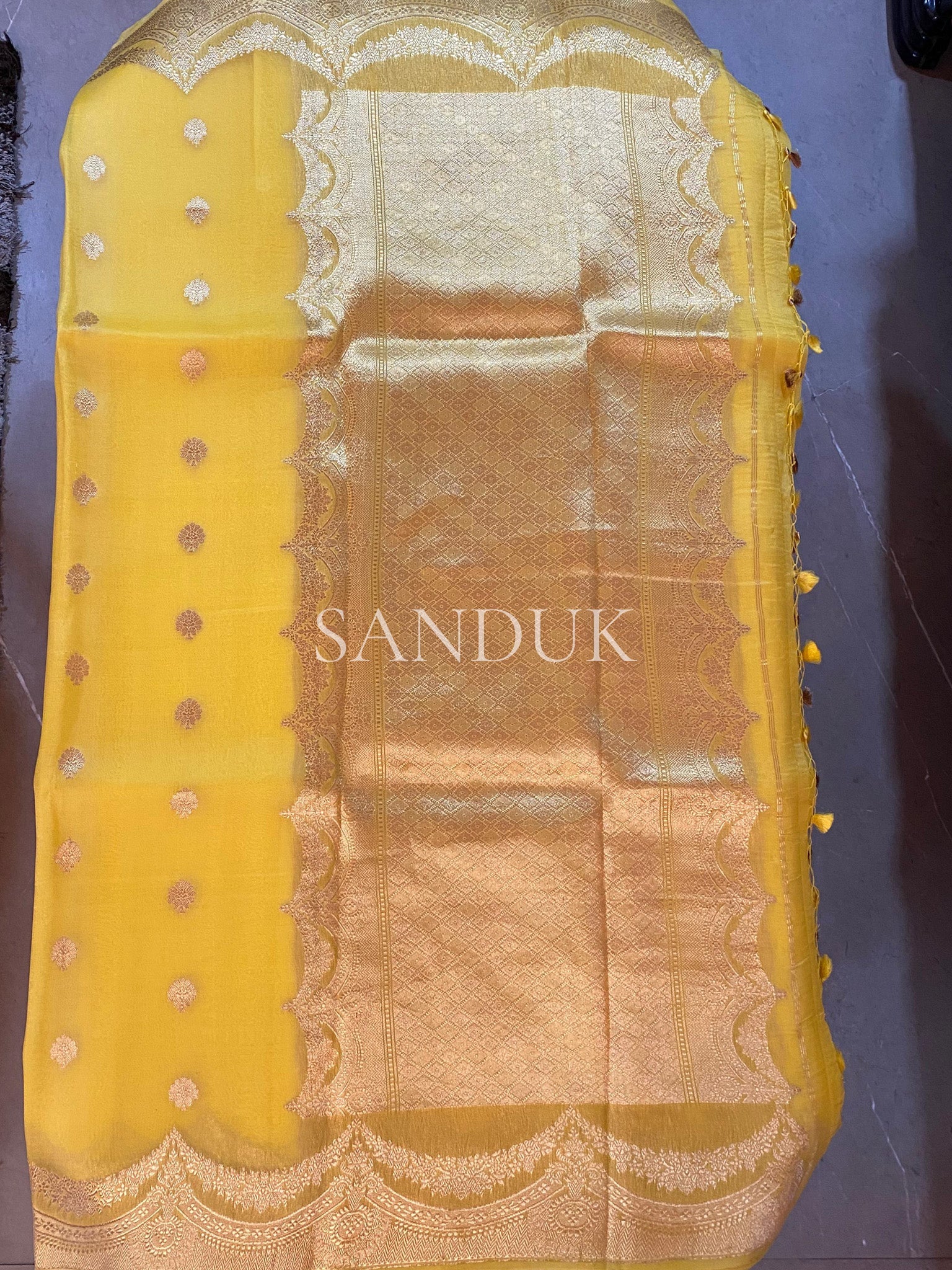 मीरा कोरा सिल्क साडी
