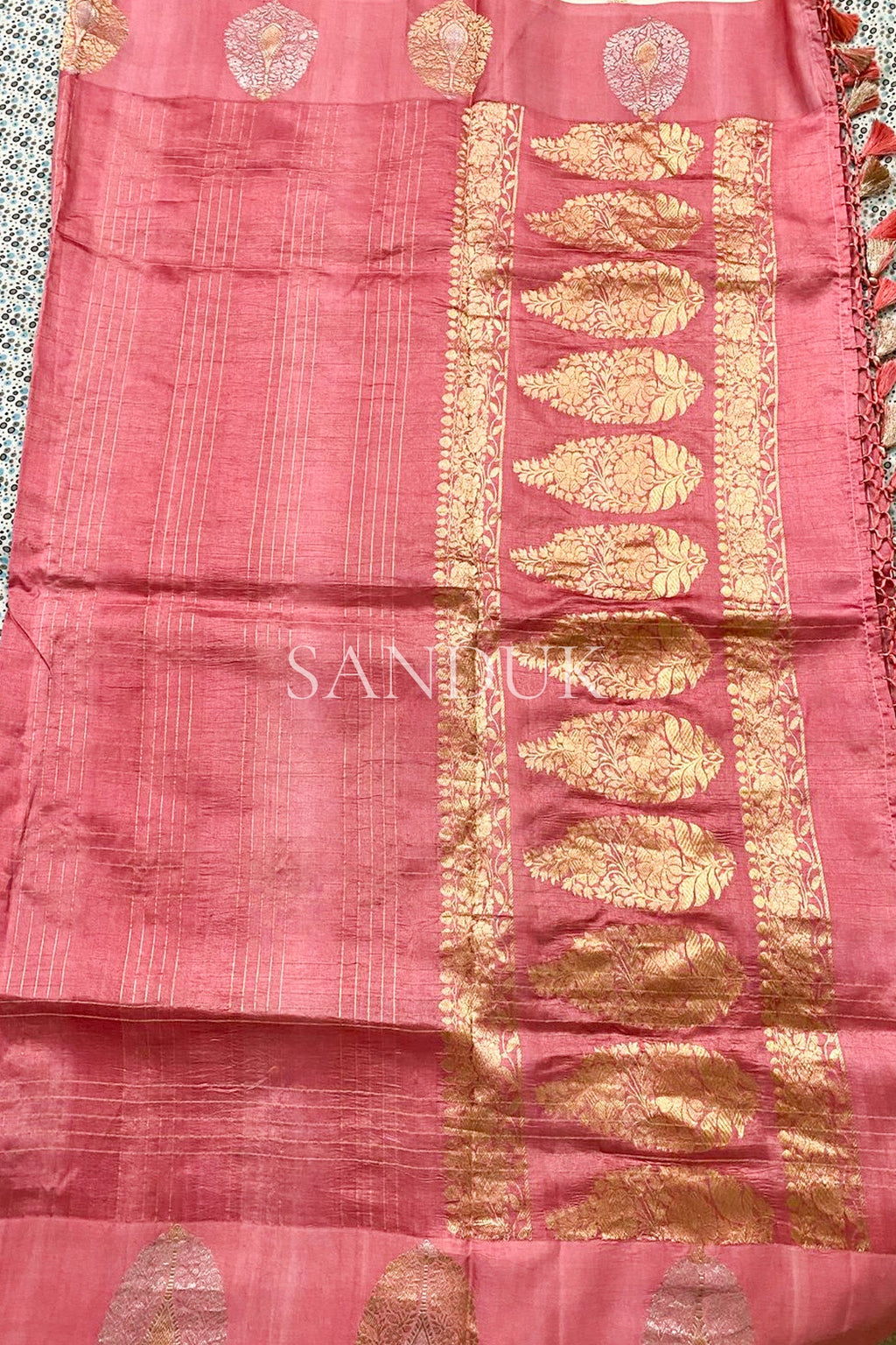 चेक लाईन्स सिल्क साडी